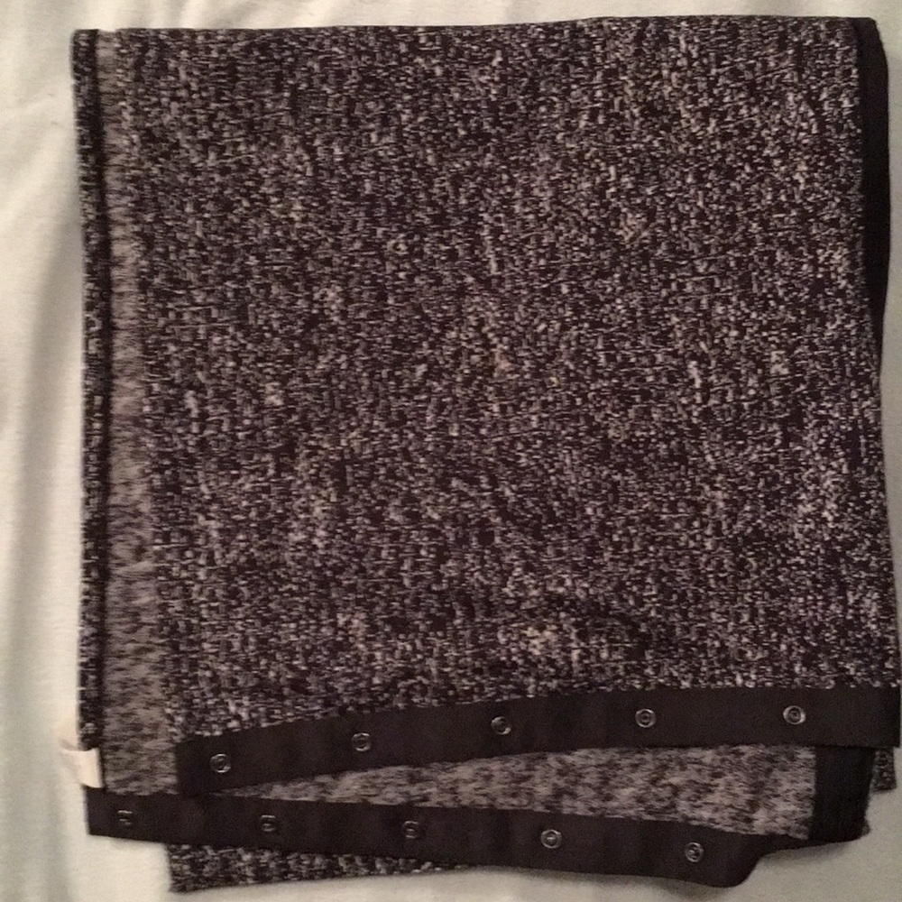 Lululemon Vinyasa Wrap - Picture 2 of 2
